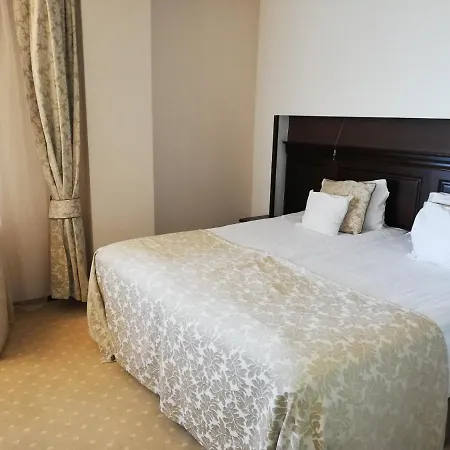 Hotel 804- Etaj 8 In Incinta Alpin - Gazda Privata Brasov